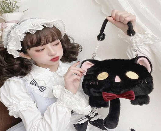 Сумочка M 18031 (240) “Котик”, знімний хвостик-аксесуар, знімна ручка-тримач та регульований ремінець на плече, одне відділення, на блискавці