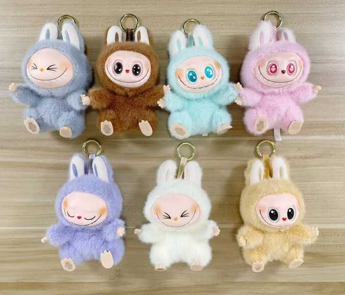 М`яка іграшка-брелок M 19739 (360) ЦІНА ЗА 1 ШТУКУ, висота героя 15 см, карабін, голова, стопи та долоні обертаються на 360°, ВИДАЄТЬСЯ ТІЛЬКИ МІКС ВИДІВ